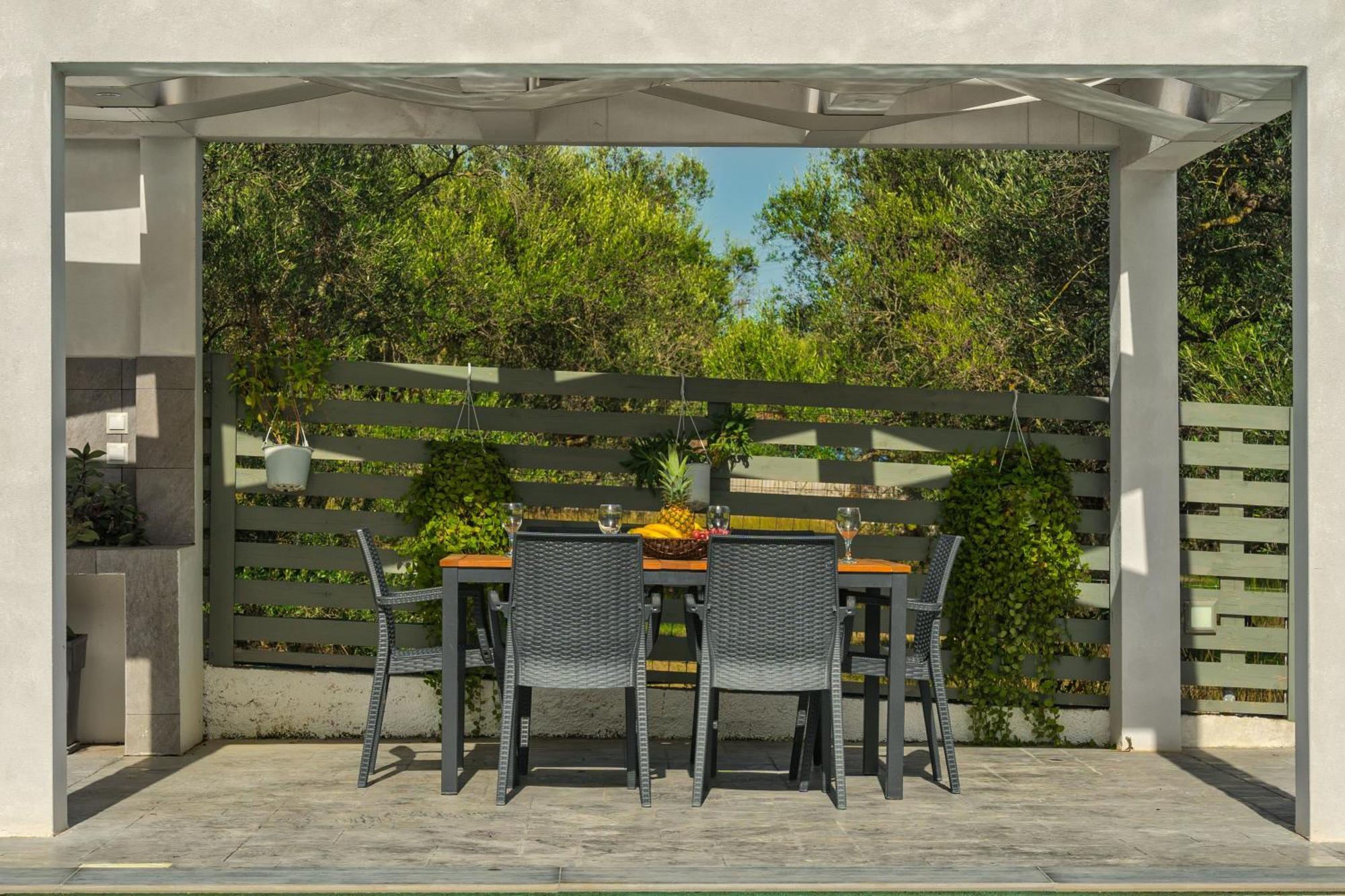 Valeria Private Villa Plános المظهر الخارجي الصورة